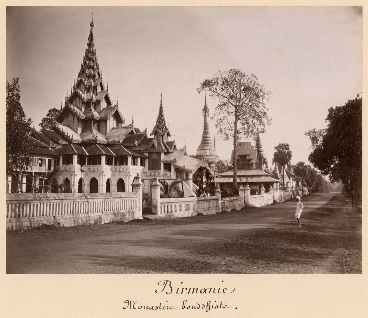 Wayzayanda-klosteret og pagoderne i Moulmein, Burma, ca. 1890 (albumenprint) af Philip Adolphe Klier