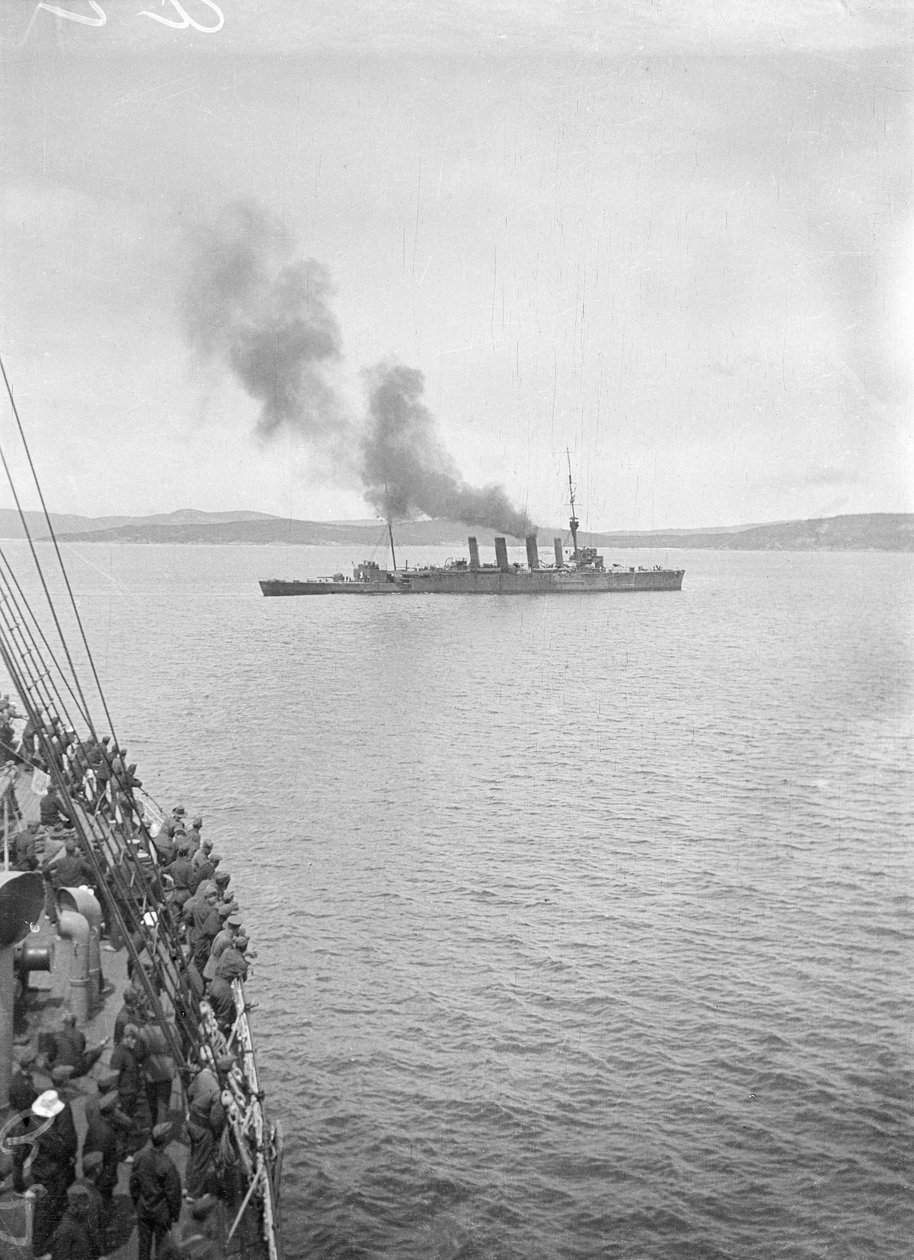 HMAS Melbourne eller HMAS Sydney i King George Sound, Albany WA, ca. oktober 1914 (bw foto) af Phillip Frederick Edward Schuler