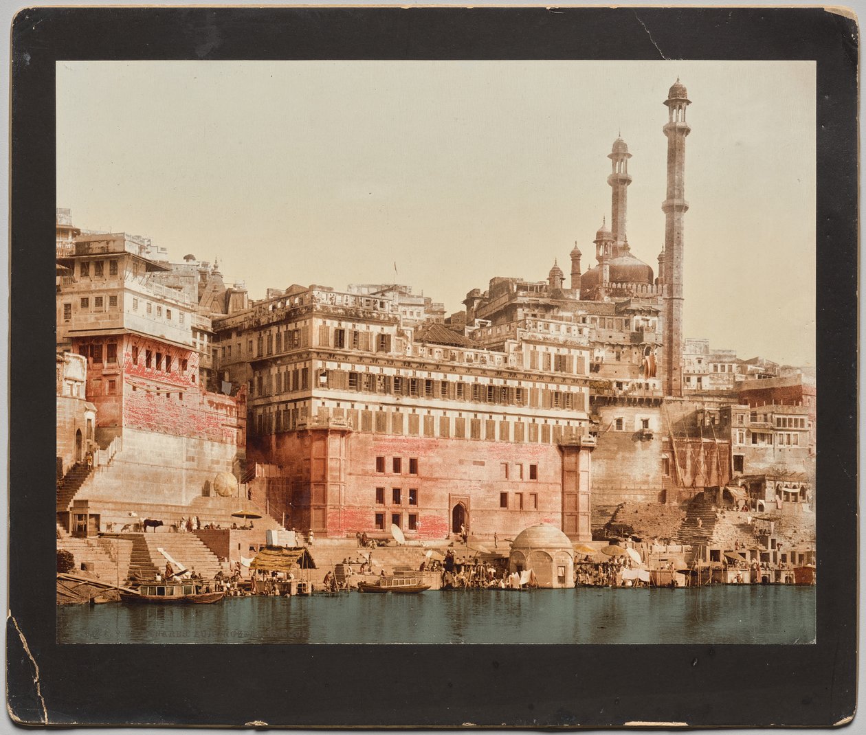 Indien. Benares. Aurangzebs moske, efter et foto af Dr. Kurt Boeck af Photoglob Co. (Zurich, active c. 1890 1910)