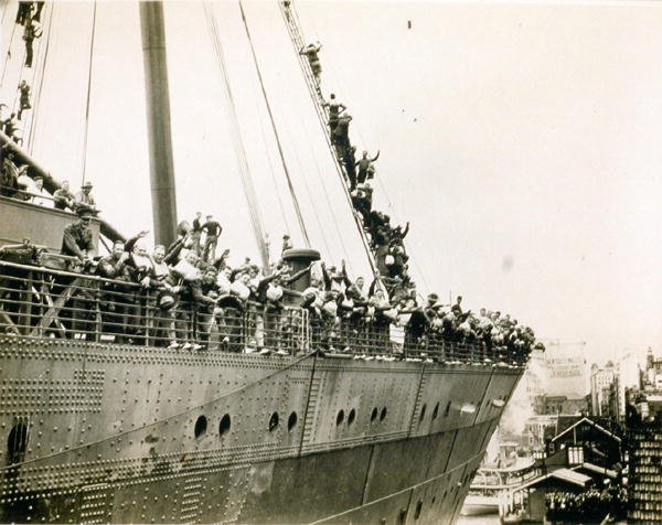 Mauretanien i Sydney, maj 1940 (s/h-billede) af Photographer Australian