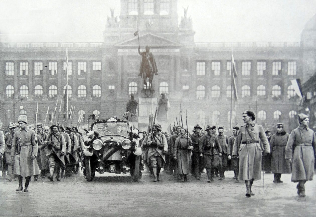 Tjekkiske tropper ledsager præsident Thomas Masaryk i Prag den 25. december 1918 (s/h foto) af Photographer Czech