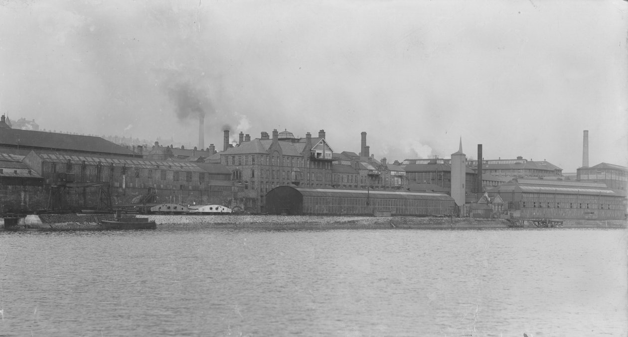 Udsigt over motorværket og hovedkontoret, Elswick Works, Newcastle upon Tyne (s/h foto) af Photographer English