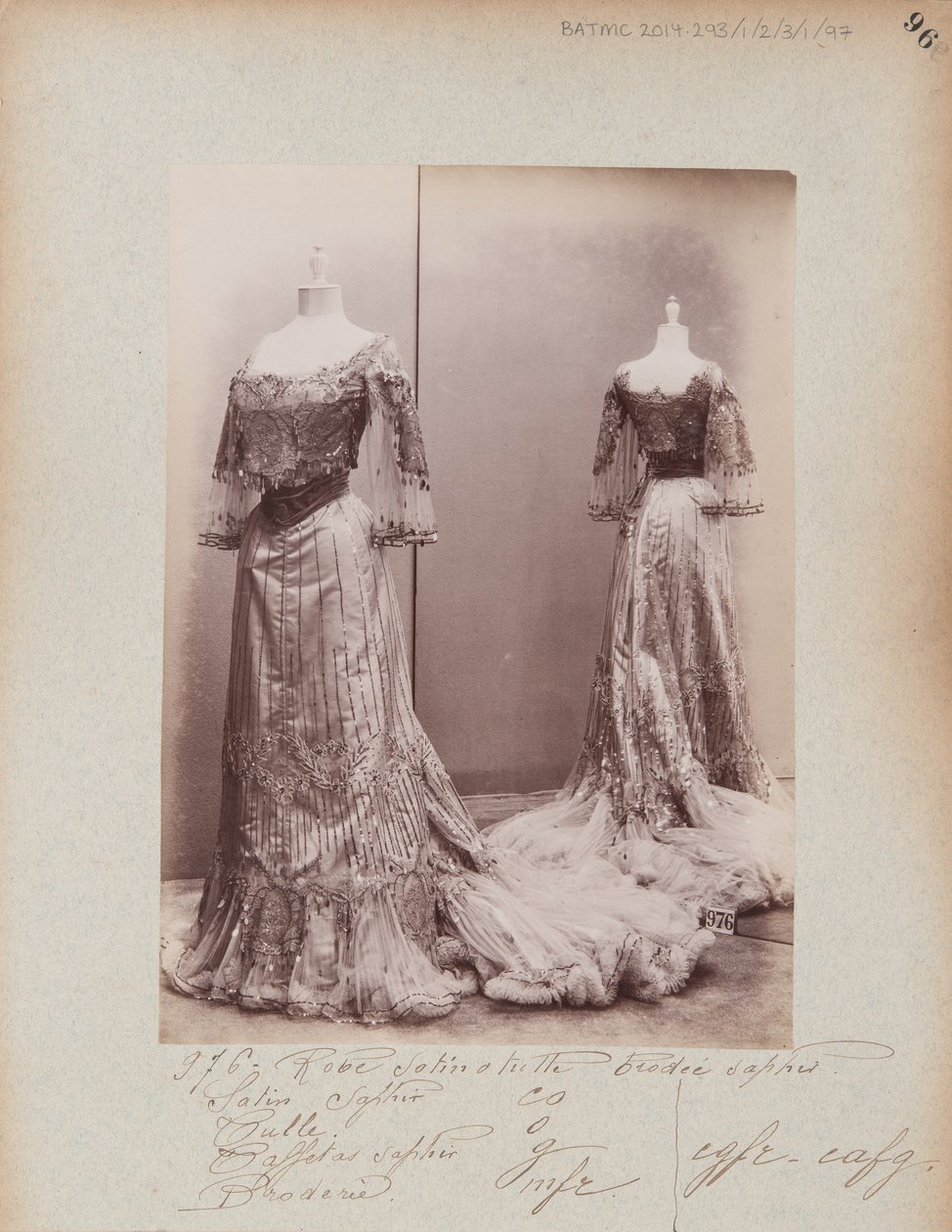 Albumside: House of Worth, Evening Dress af Photographer French
