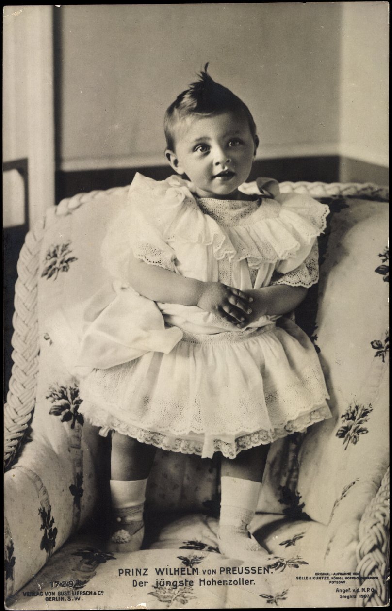 Prins William af Preussen i en lænestol af Photographer German