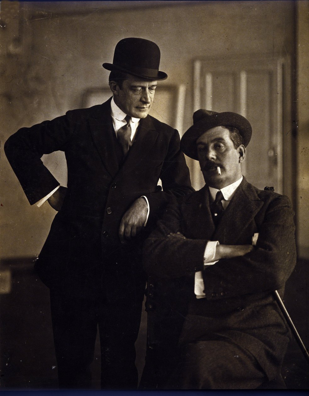 Komponisten Giacomo Puccini (1858-1924) og musikforlaget Tito Ricordi II (1865-1933). af Photographer Italian