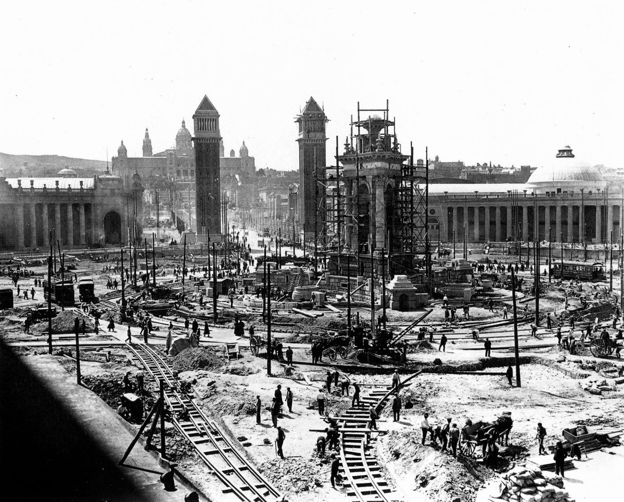 Byggeri i Barcelona, ca. 1910 (s/h-foto) af Photographer Spanish