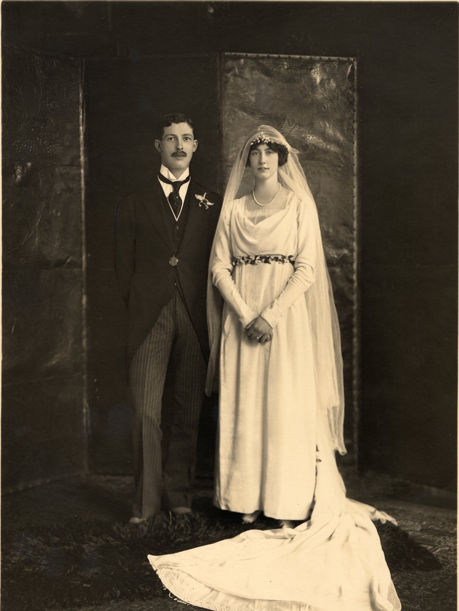 Lady Dorothy Cavendish og Harold Macmillan på deres bryllupsdag af Blaise Nicolas Le Sueur