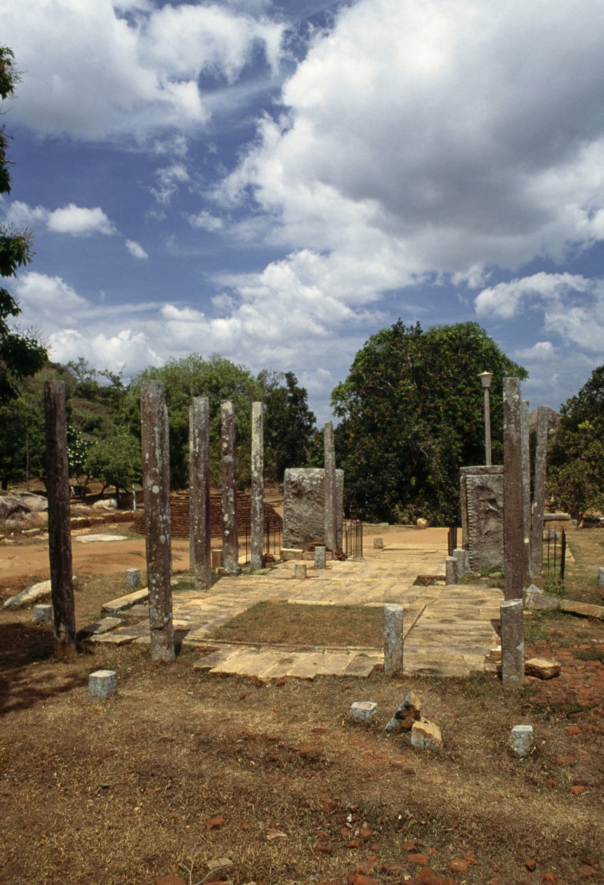 Relikviekammer, Mihintale, nær Anuradhapura, Sri Lanka af Blaise Nicolas Le Sueur