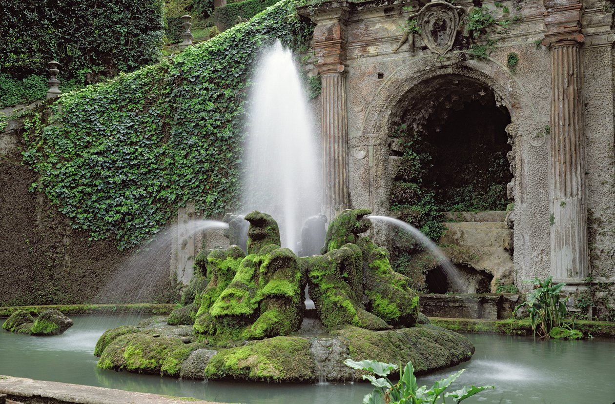 Dragon Fountain, designet af Pirro Ligorio (ca. 1500-83) af Piero Ligorio