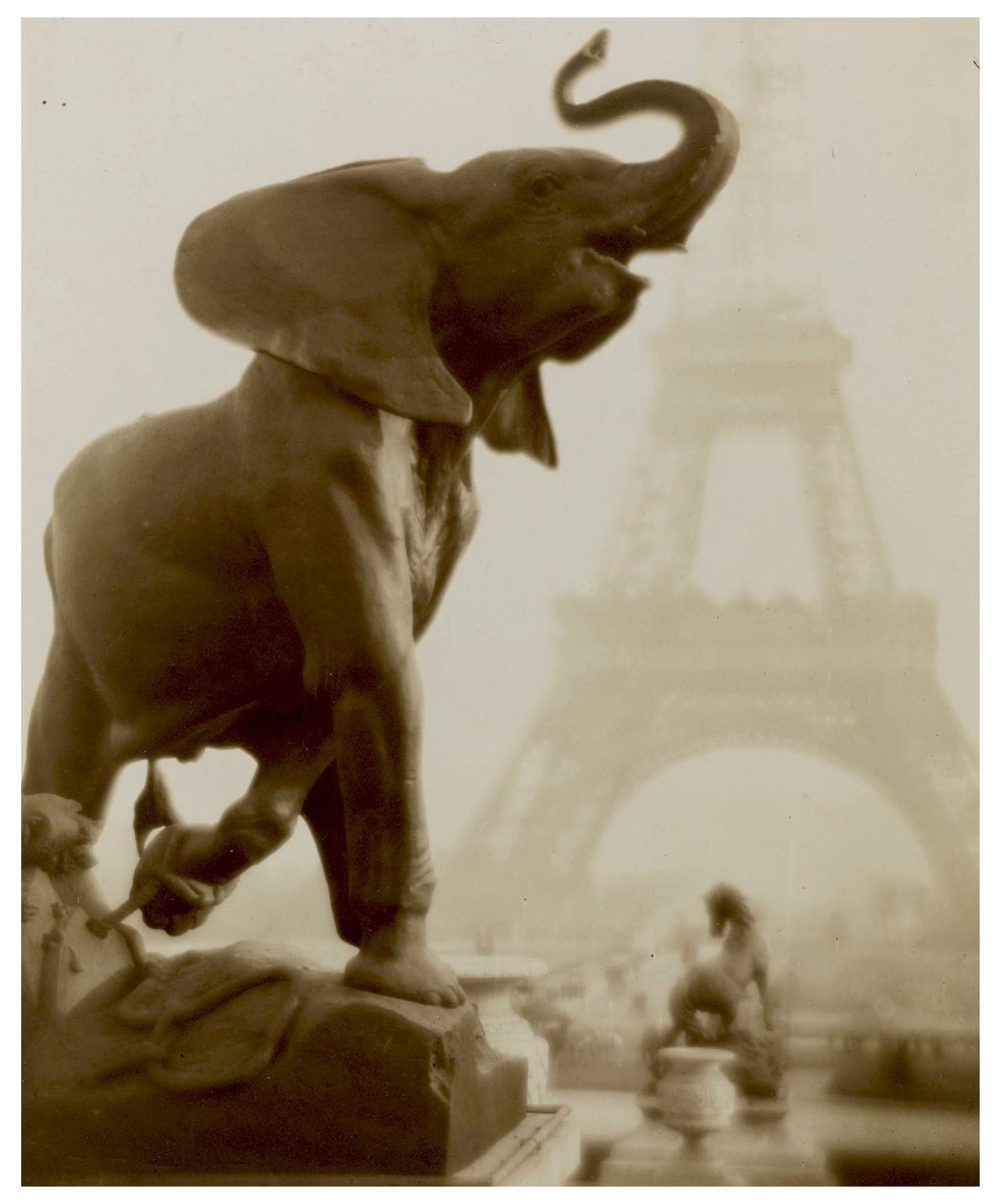 Elephantaisie ca.1908 af Pierre Dubreuil