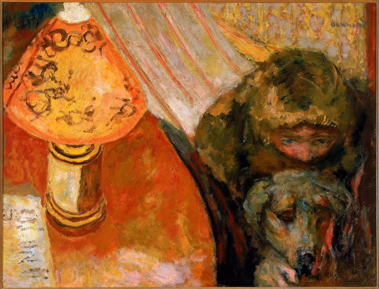 Maleri af et interiør oplyst af lampelys af Pierre Bonnard