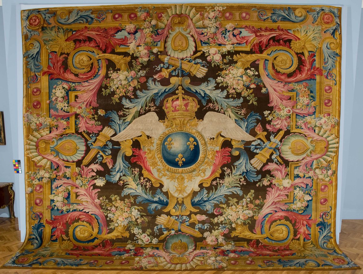 Louis XV Savonnerie tæppe med kongelige våben, fabrikant Savonnerie Factory, Frankrig, ca. 1740-1750 af Pierre Josse Perrot