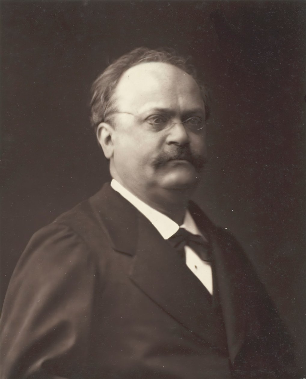 Charles Lecoq, [fransk operakomponist], ca. 187684. af Pierre Petit