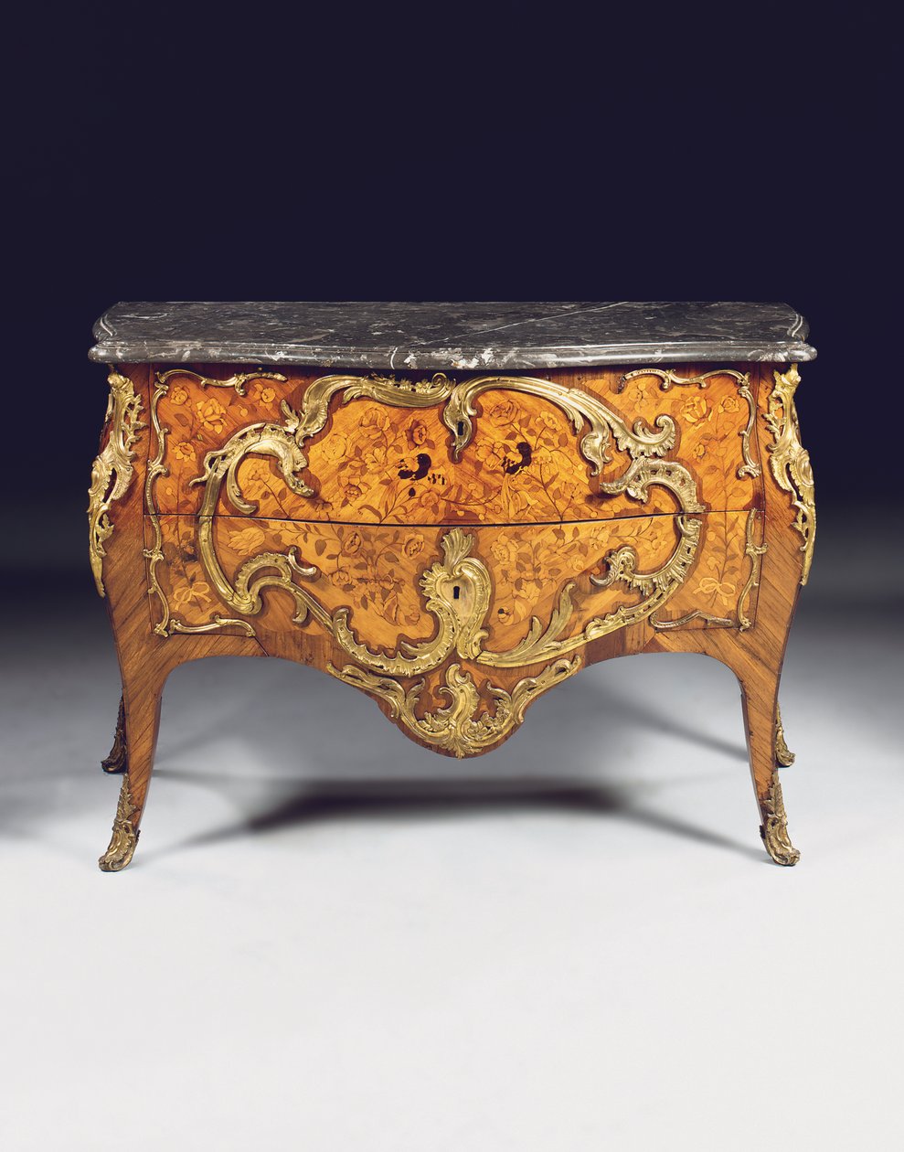 Louis XV kommode, forhandlet af Adrien Delorme af Pierre Roussel