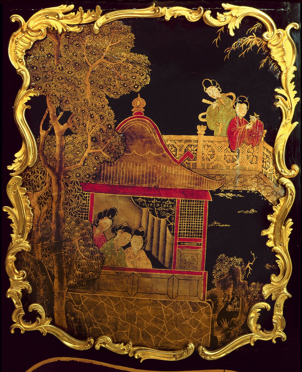 Sidepanel af en Louis XV Commode, ca. 1745 (lak og guld på træ) (re 222380) af Pierre Roussel