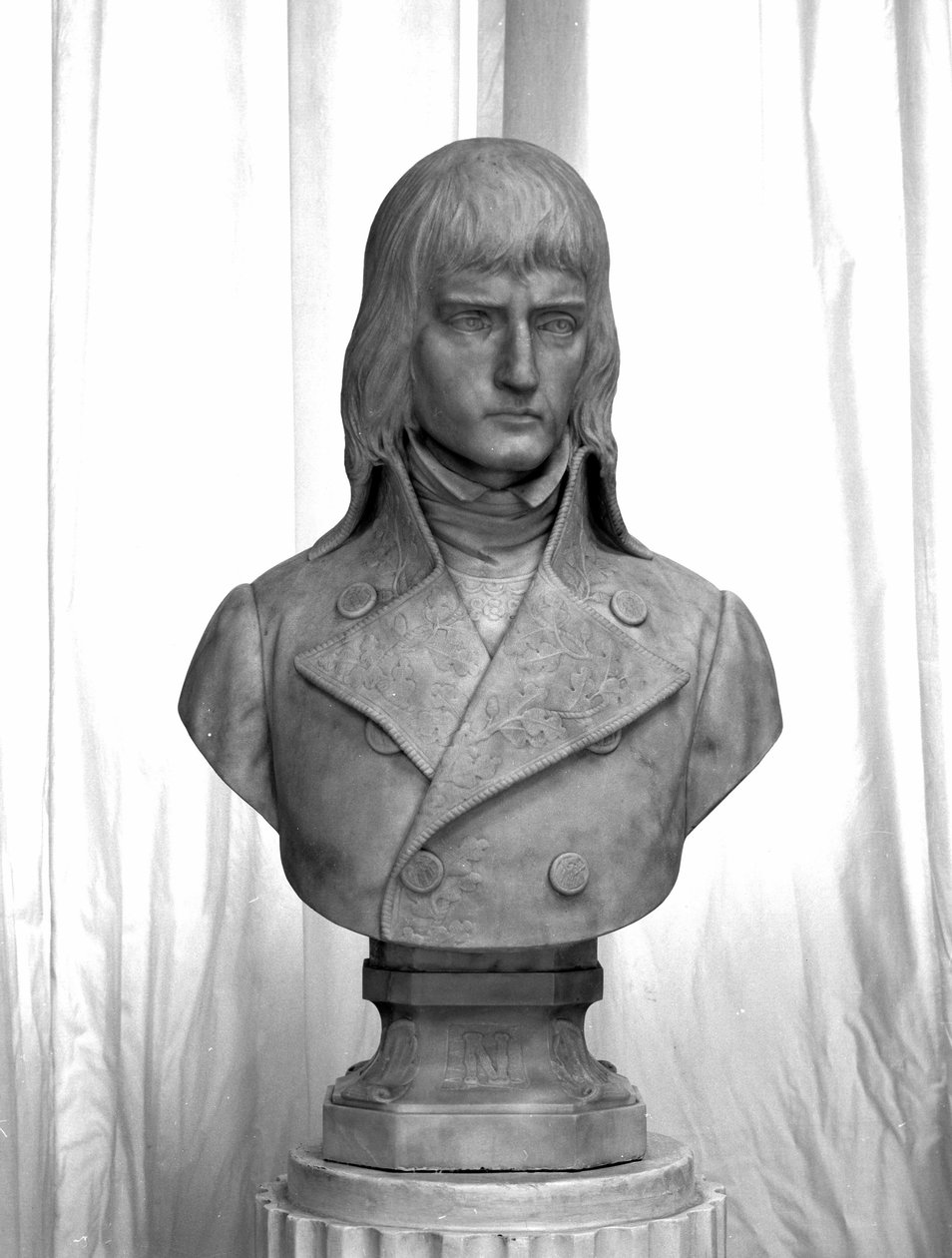Buste af Napoleon Bonaparte som ung general i den italienske hær i 1794. 1888. Marmorskulptur af Pietro Fumeo. Milano, Museo del Risorgimento. af Pietro Fumeo
