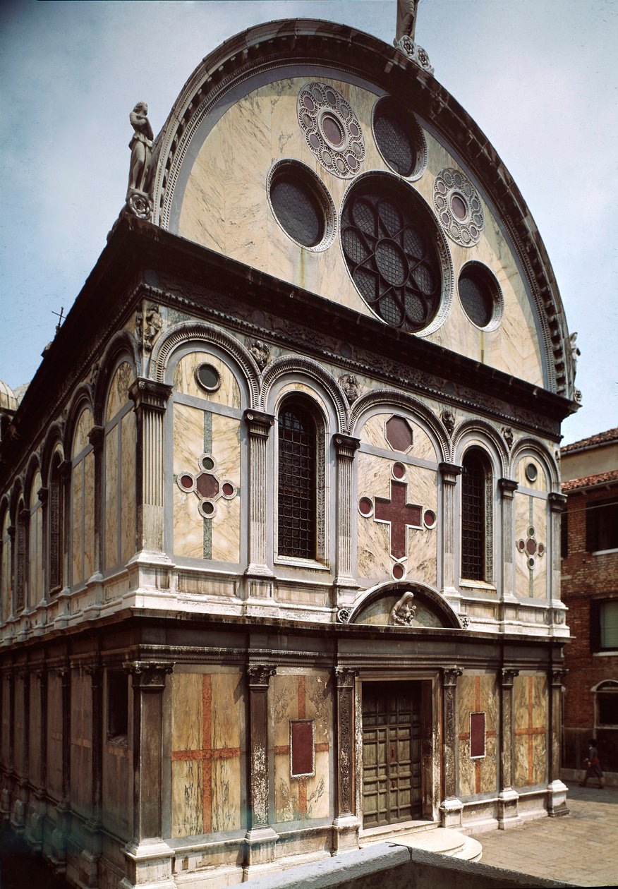 Facade af Santa Maria dei Miracoli-kirken (Miraklernes Sankt Maria) lavet af Pietro Lombardo (1435-1515) 1481-1489 Venedig, Italien af Pietro Lombardo
