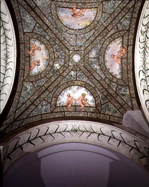 Den halvcirkelformede ioniske portiko, detalje af lofthvælvingen dekoreret med putti i en have af Pietro Venale