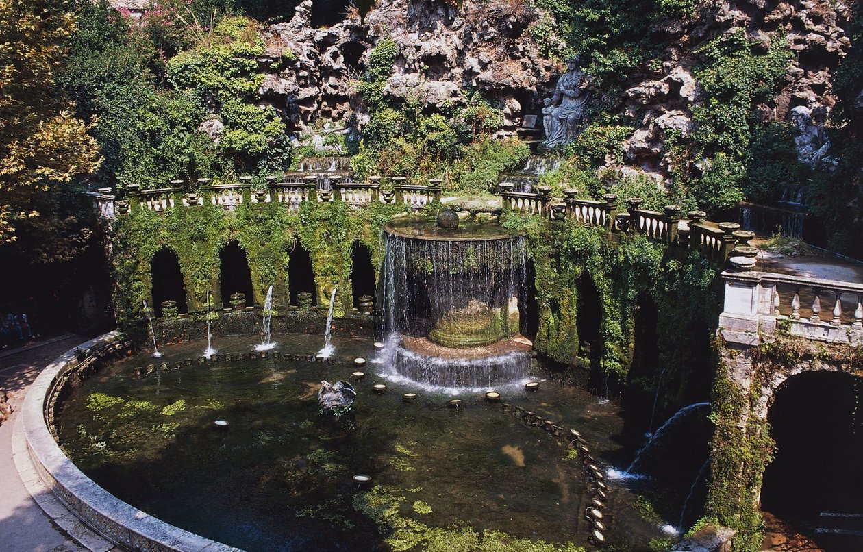 Ovato-fontænen eller Tivoli-fontænen af ​​Pirro Ligorio (1513-1583), Villa d