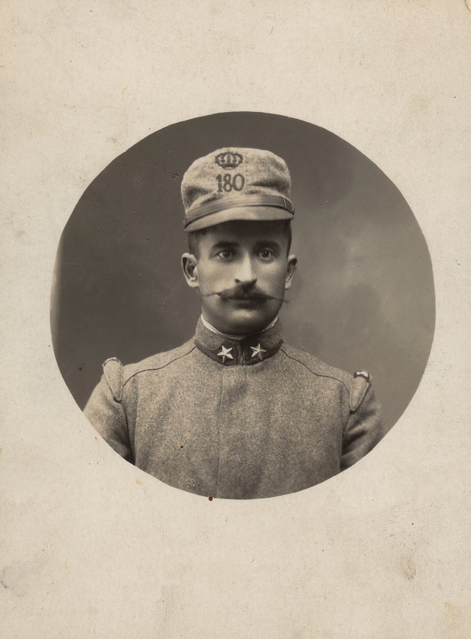 Album "The GM R. Army (1. Verdenskrig)": soldat fra 180. Regiment af Territorial Militia (s/h foto) af Pisani Pisani
