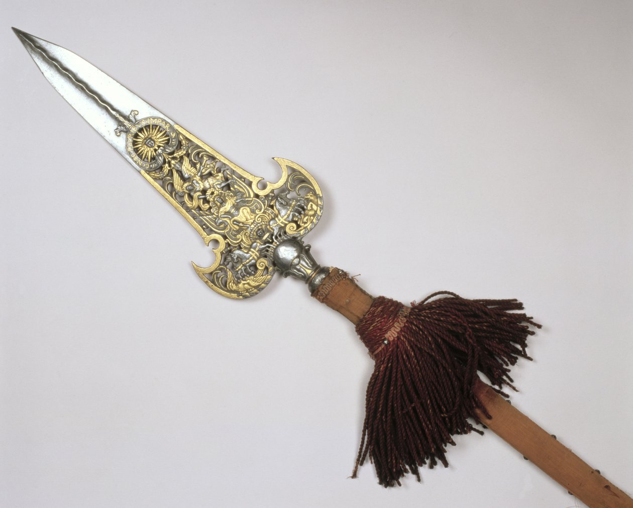 Spyd fra vagten af kong Ludvig XIV (1638-1715) af Frankrig (stål og guld sat i træ) af Polish School