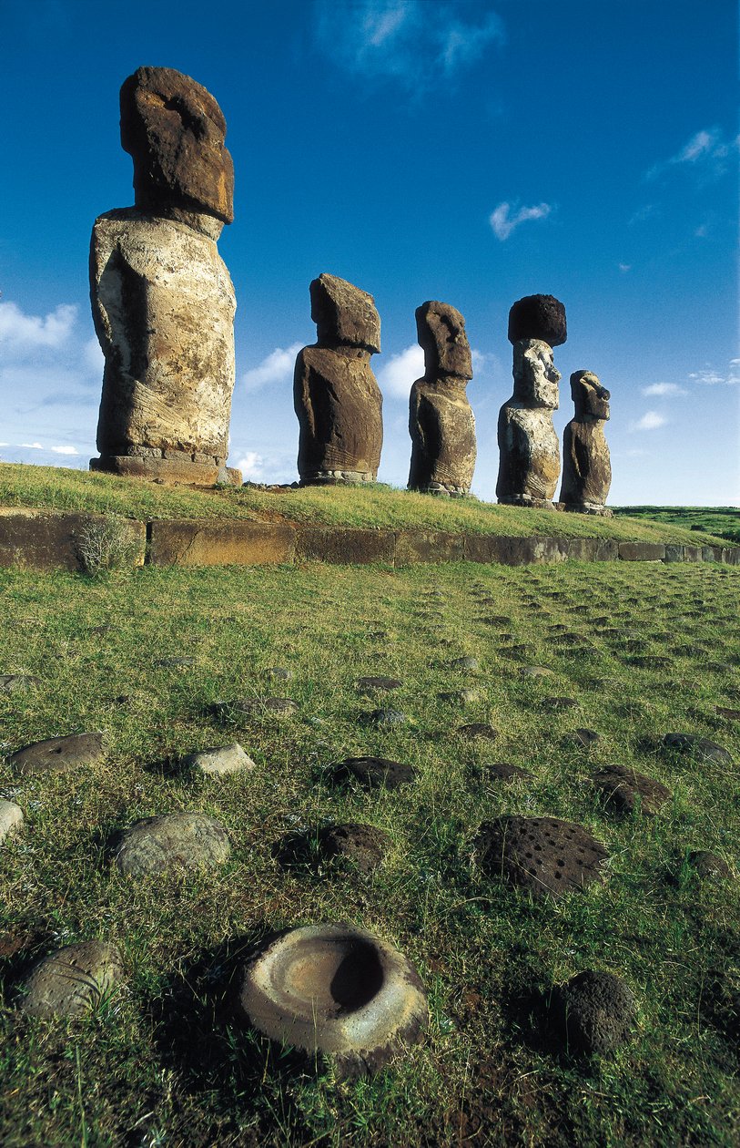 Moai-statuer, Rapa Nui Nationalpark, Påskeøen, Chile af Polynesian Polynesian
