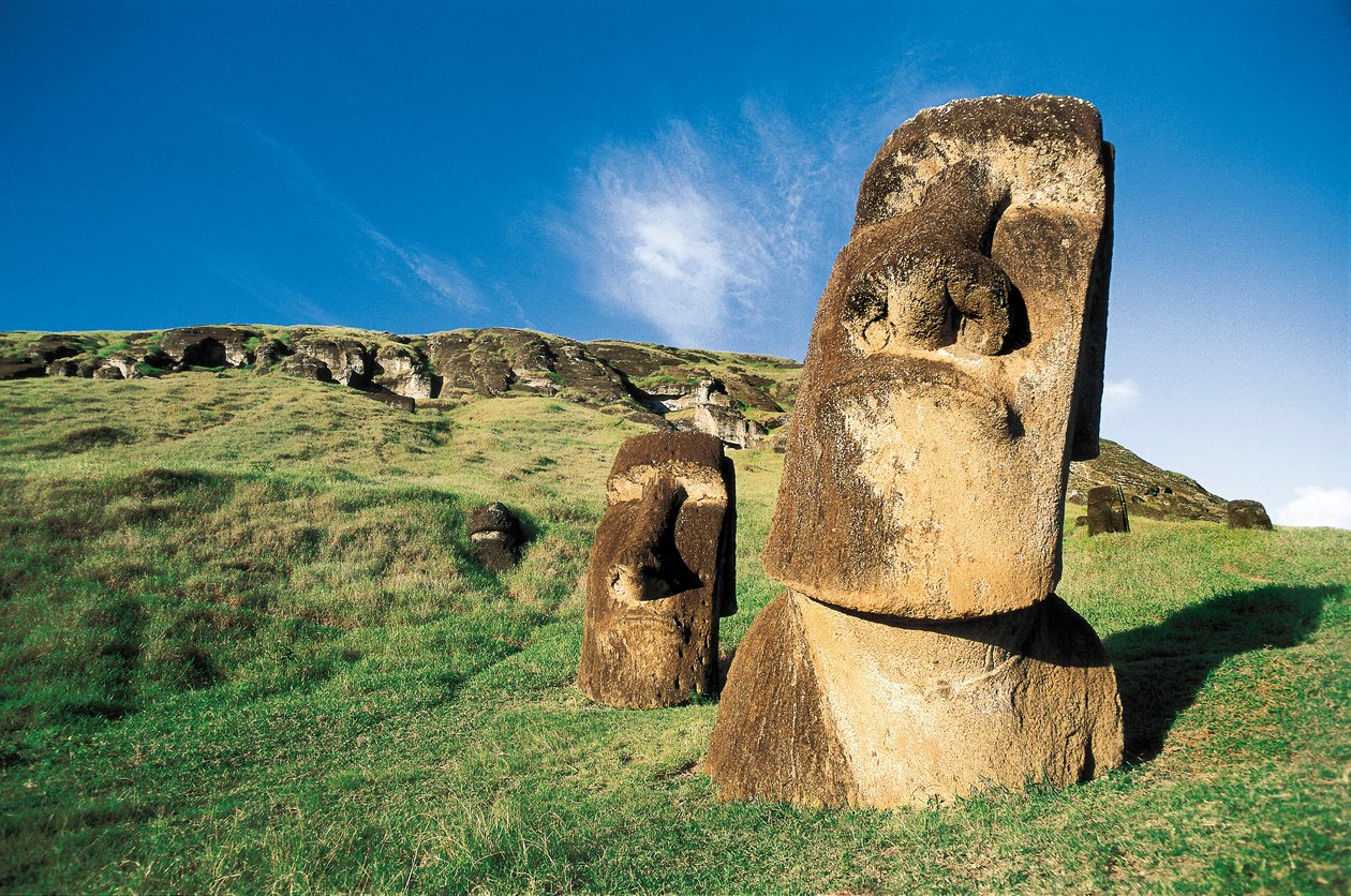 Moai-statuer, Rapa Nui Nationalpark, Påskeøen, Chile af Polynesian Polynesian
