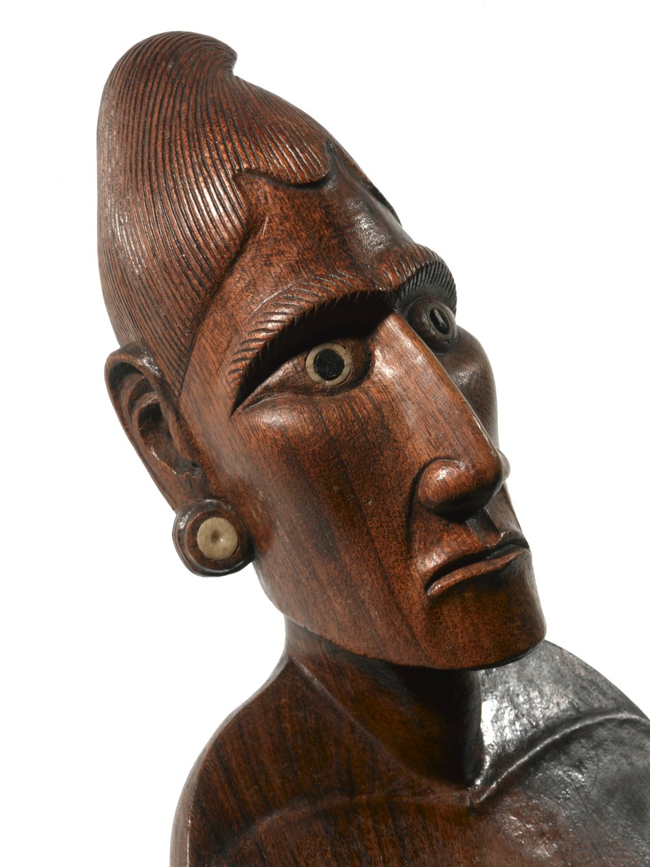 Kvindefigur (moai papa) fra Rapa Nui (påskeøen) (træ, ben og obsidian) (detalje af MSC 3822528) af Polynesian School