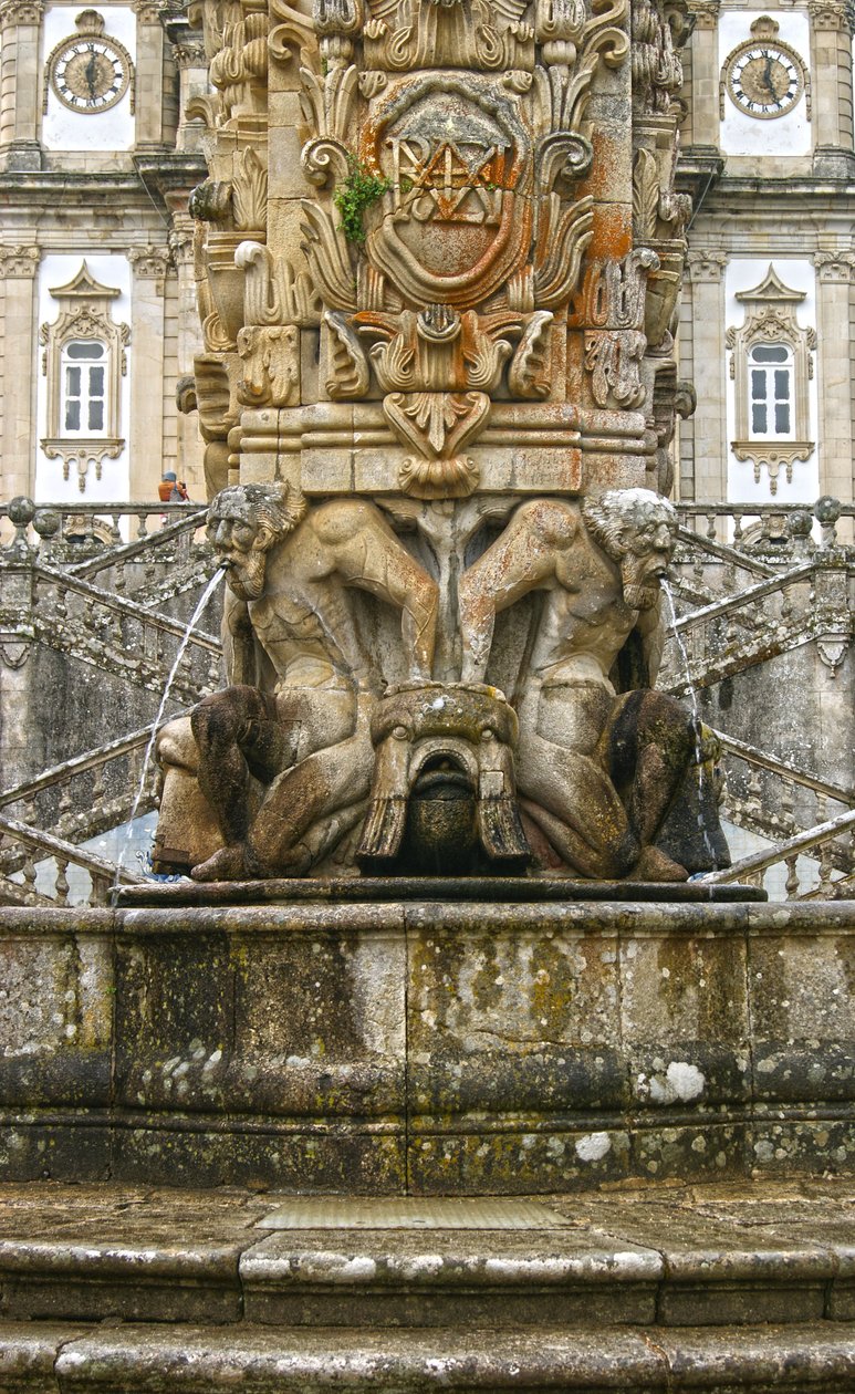 Mytisk Atlantes ved foden af ​​en obelisk, Lamego, Portugal. 1738 (granit) af Portuguese School