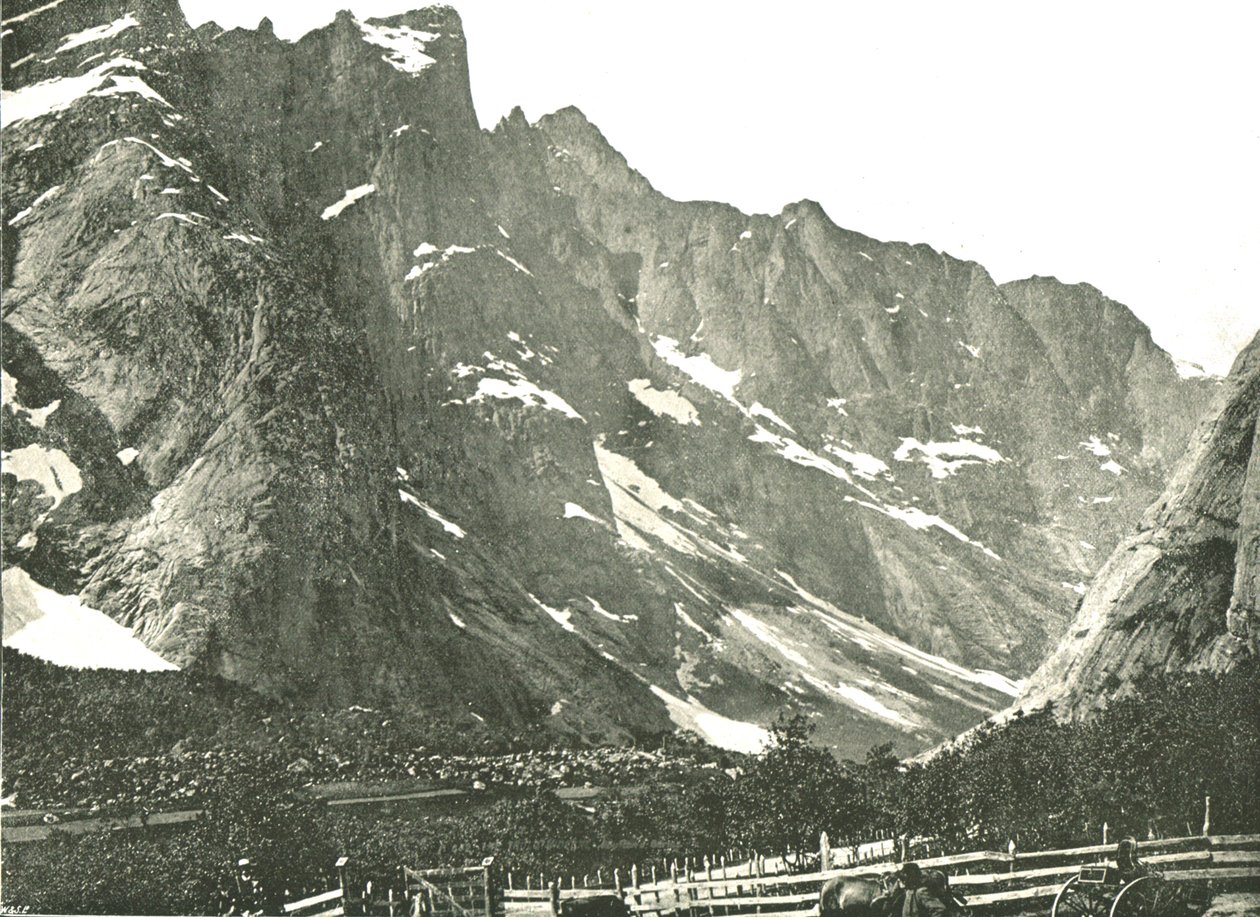 Trolltindane-bjergene, Horgheim, Norge, 1895. af Poulton and Co