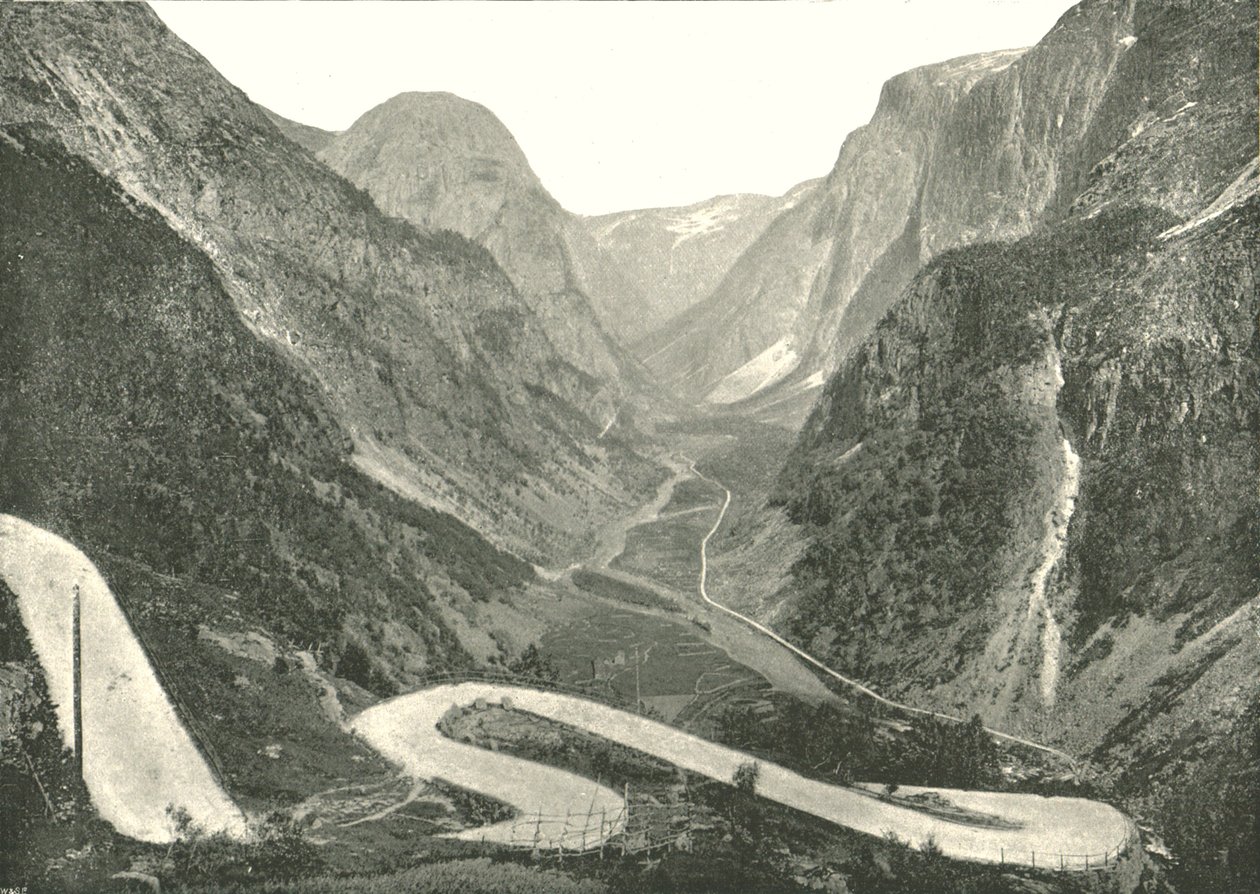 Zig-Zag-vejen og vandfald, Stalheim, Norge, 1895. af Poulton and Co