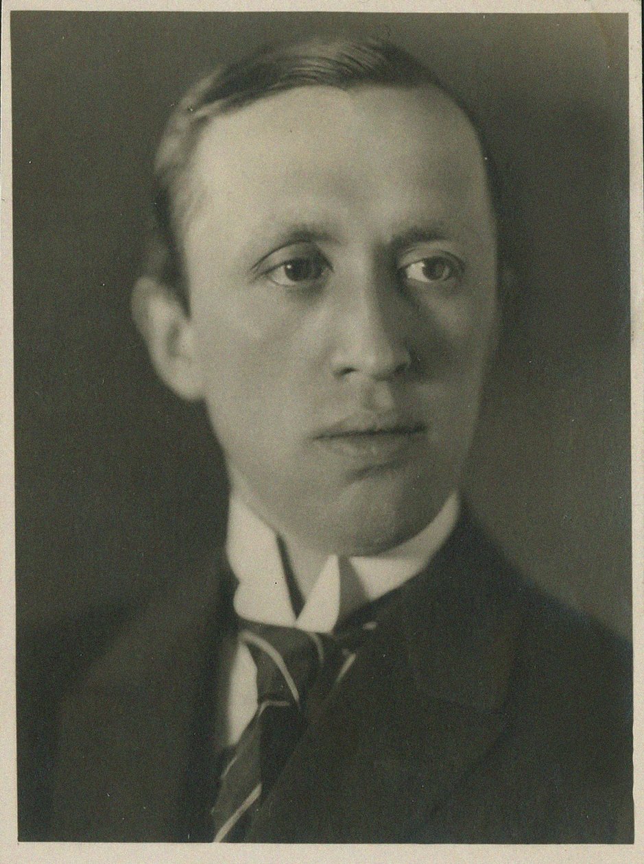 Portræt af Karel Capek 1890-1938, 1930. af Prague . Photo studio Vanek