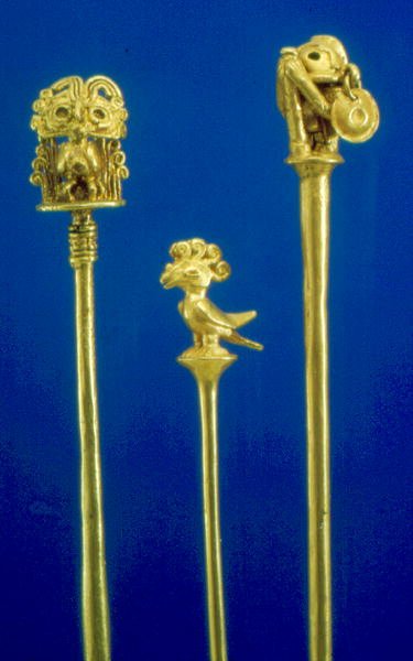 Tidlige Calima lime dippers (støbt guld) af Pre Columbian Pre Columbian