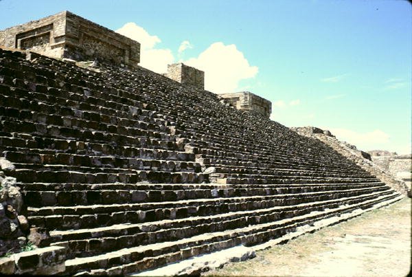 Pyramide trin af Pre Columbian Pre Columbian