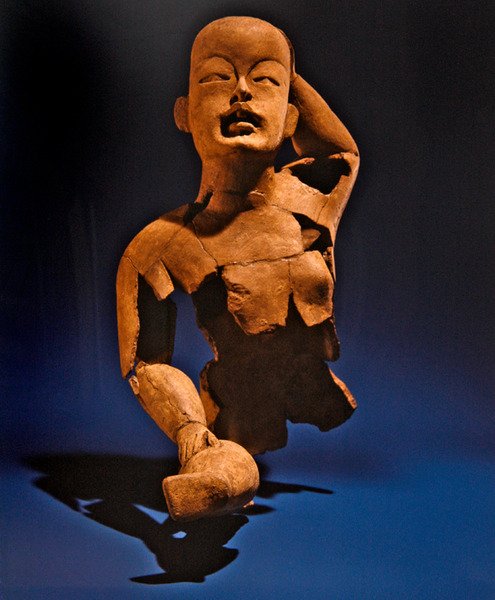 Siddende figur, Olmec Culture (keramik) af Pre Columbian Pre Columbian