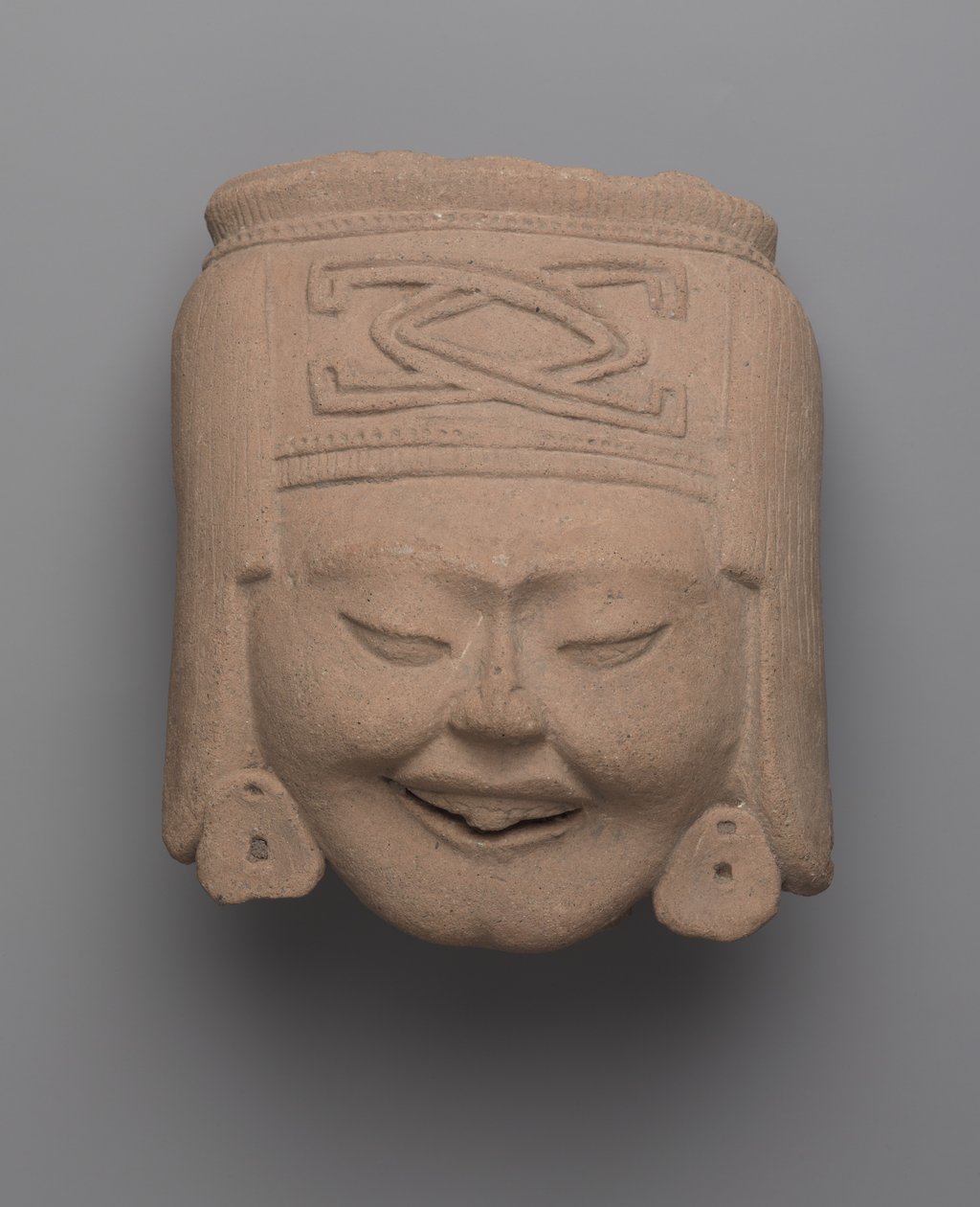 Head of a Laughing Woman, Totonac (keramik) af Pre Columbian
