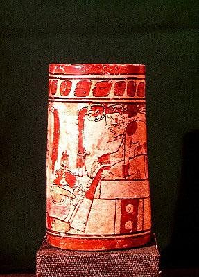 Cylindrisk vase, Maya, 7.-8. århundrede (polykrom sten) af Pre Columbian Pre Columbian