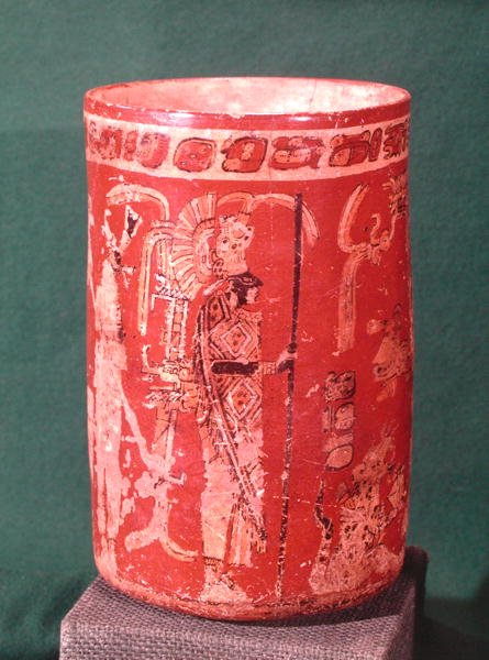 Vase, der forestiller en ceremoniel scene, Tepeu 1 Periode, fra Uaxuctun, 600-950 (polykrom sten) (se også 201515) af Pre Columbian Pre Columbian