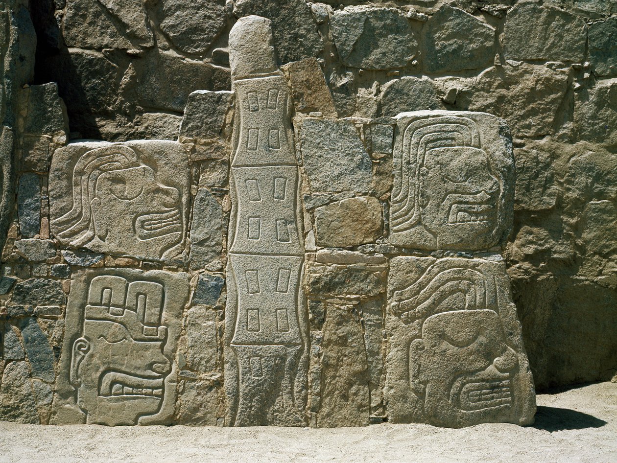 Væg med relieffer af krigere af Pre Columbian Pre Columbian