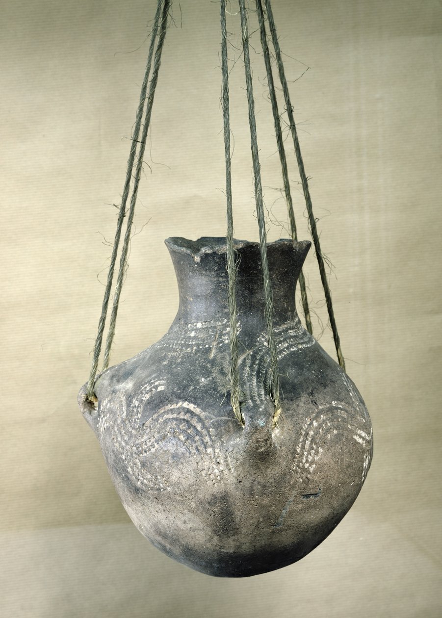 Fartøj med dekoration i båndstil, fra Belloye-sur-Somme, Danubisk neolitikum, ca. 3500 f.Kr. (terracotta) af Prehistoric