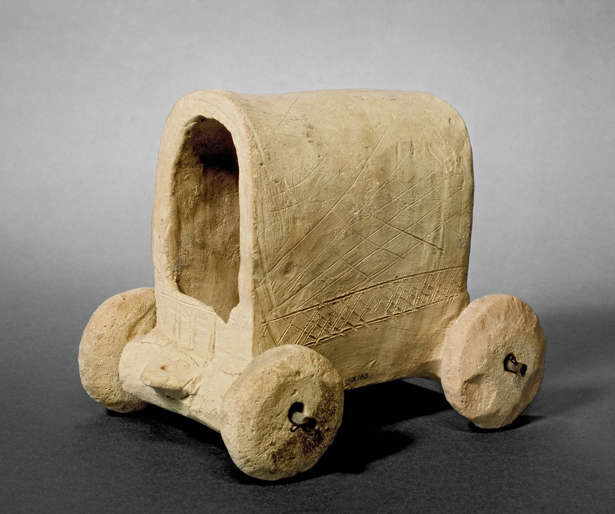 Model af en overdækket vogn, der siges at være fra Hammam nær Carchemish (Jerablus) i Syrien, ca. 2400-2300 f.Kr. (terracotta) af Prehistoric