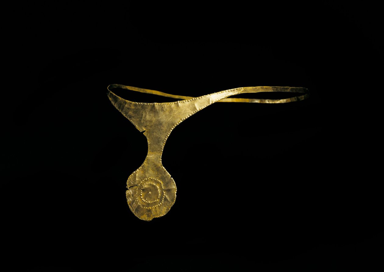 Forhistorisk kunst, bronzealder. Kultur af "" El Argar"". Diademe af "Caravaca eller Cehegin"" i guld. Arkæologisk museum i Madrid, Spanien af Prehistoric Prehistoric