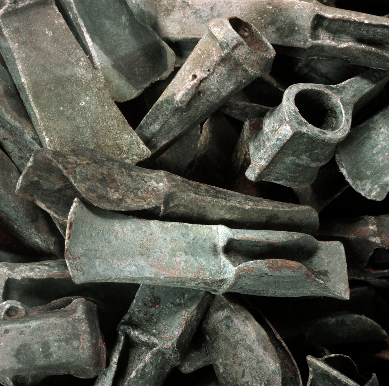 Forhistorie: økse af typen Ardea fra Necropole of Ardea, Lazio. Jernalderen. 8. århundrede f.Kr. Rom, Luigi Pigorini Nationalmuseum for forhistorisk etnografi af Prehistoric Prehistoric