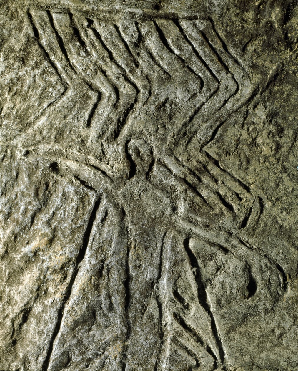 Forhistorie, klippekunst: helleristning (graffiti på sten) af en repræsentation af en menneskelig figur. neolitikum, stenalder. (Aserbajdsjan) Bronzealder. Baku, Aserbajdsjans statsreligionshistoriske museum af Prehistoric Prehistoric