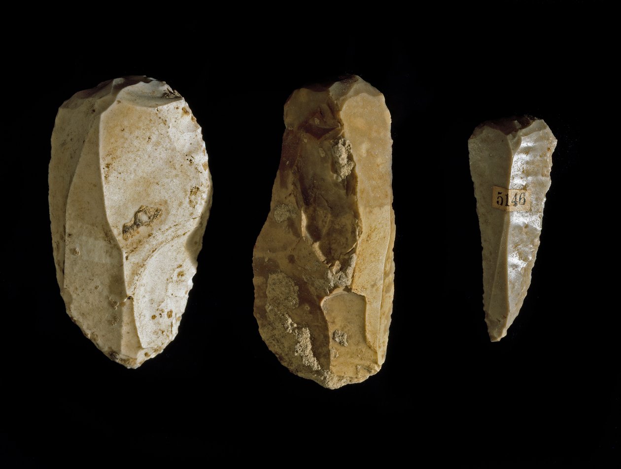 Forhistorie: forskellige flintredskaber. Mesolitikums Tid. Fra Umbrien. Perugia, Umbriens nationale arkæologiske museum af Prehistoric Prehistoric