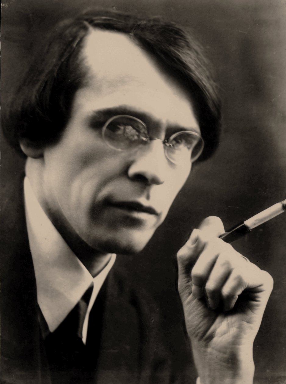 Vladislav Khodassevitch - Portræt af digteren Vladislav Khodasevich (1886-1939), af Shumov, Pyotr Ivanovich (1872-1936). Fotograf, slutningen af ​​1920