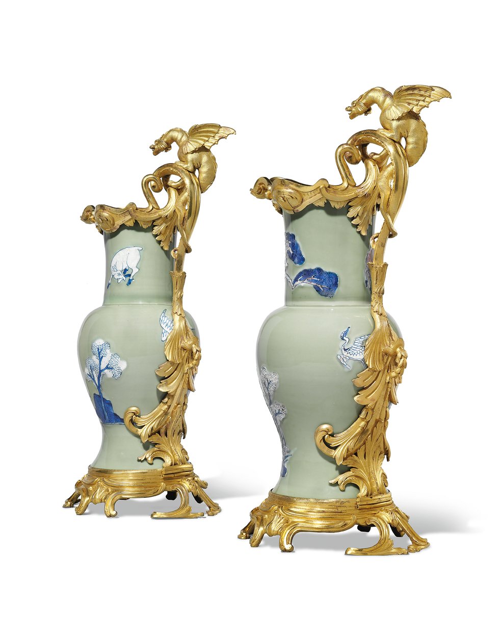 Et par Ludvig 15. ævle, porcelæn 1662-1722, beslag ca. 1745-49 (ormolu-monteret porcelæn) af Qing Dynasty   Kangxi Period Chinese School
