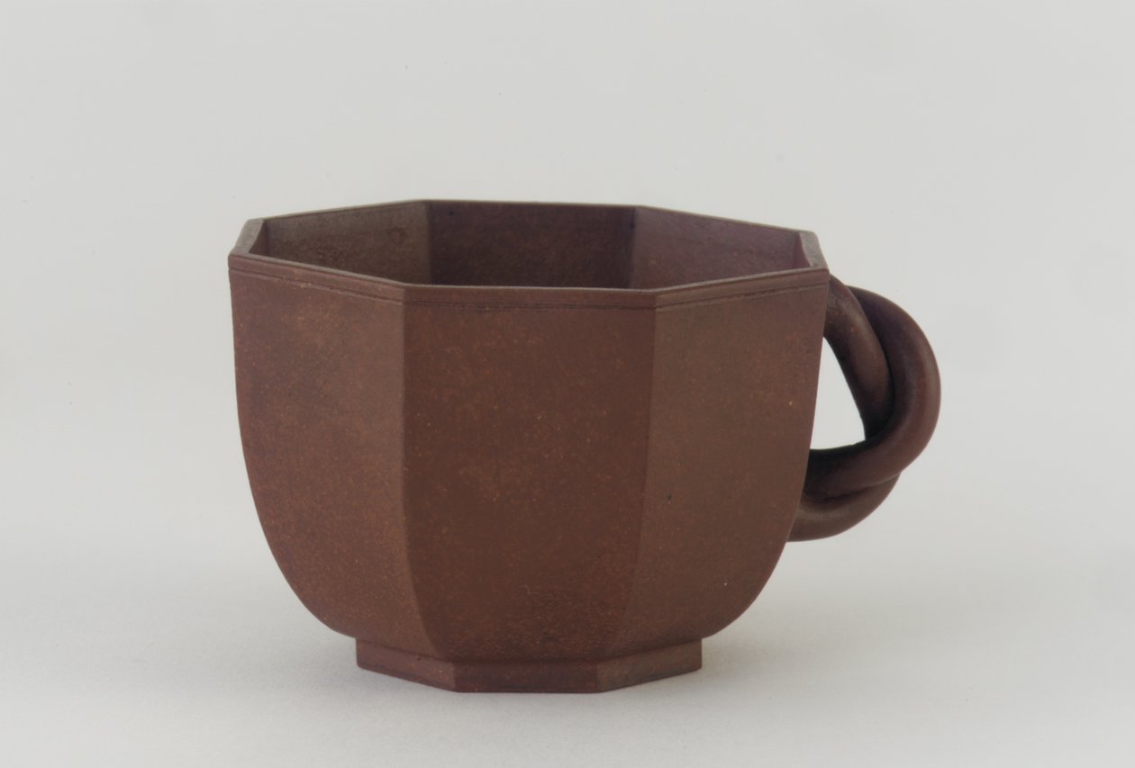 Ottekantet bæger, Chengzhai, sandsynligvis 1800-tallet (uglaseret stentøjs-ler) af Qing Dynasty Chinese School