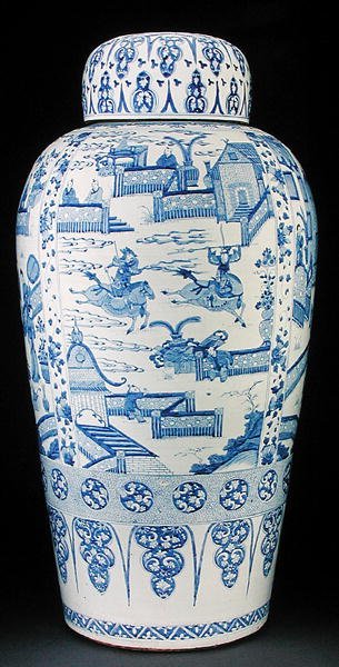 En af et par blå og hvide soldatvaser af Qing Dynasty Chinese School