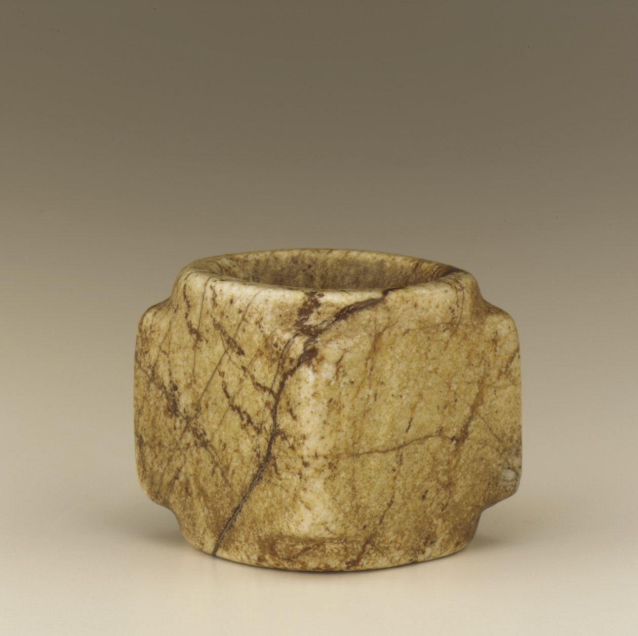 Firkantet, hul cylinder af typen tsung (calcit) af Qing Dynasty Chinese School